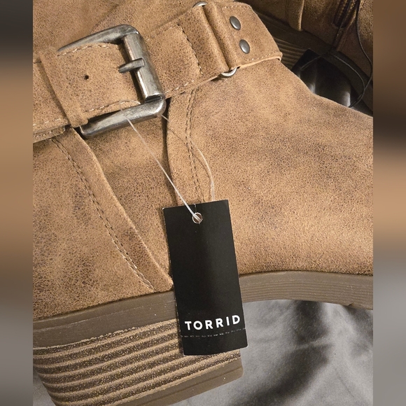 New - Never Worn Size 10 Torrid  Slouchy Tan Ankle Boots - Picture 2 of 8